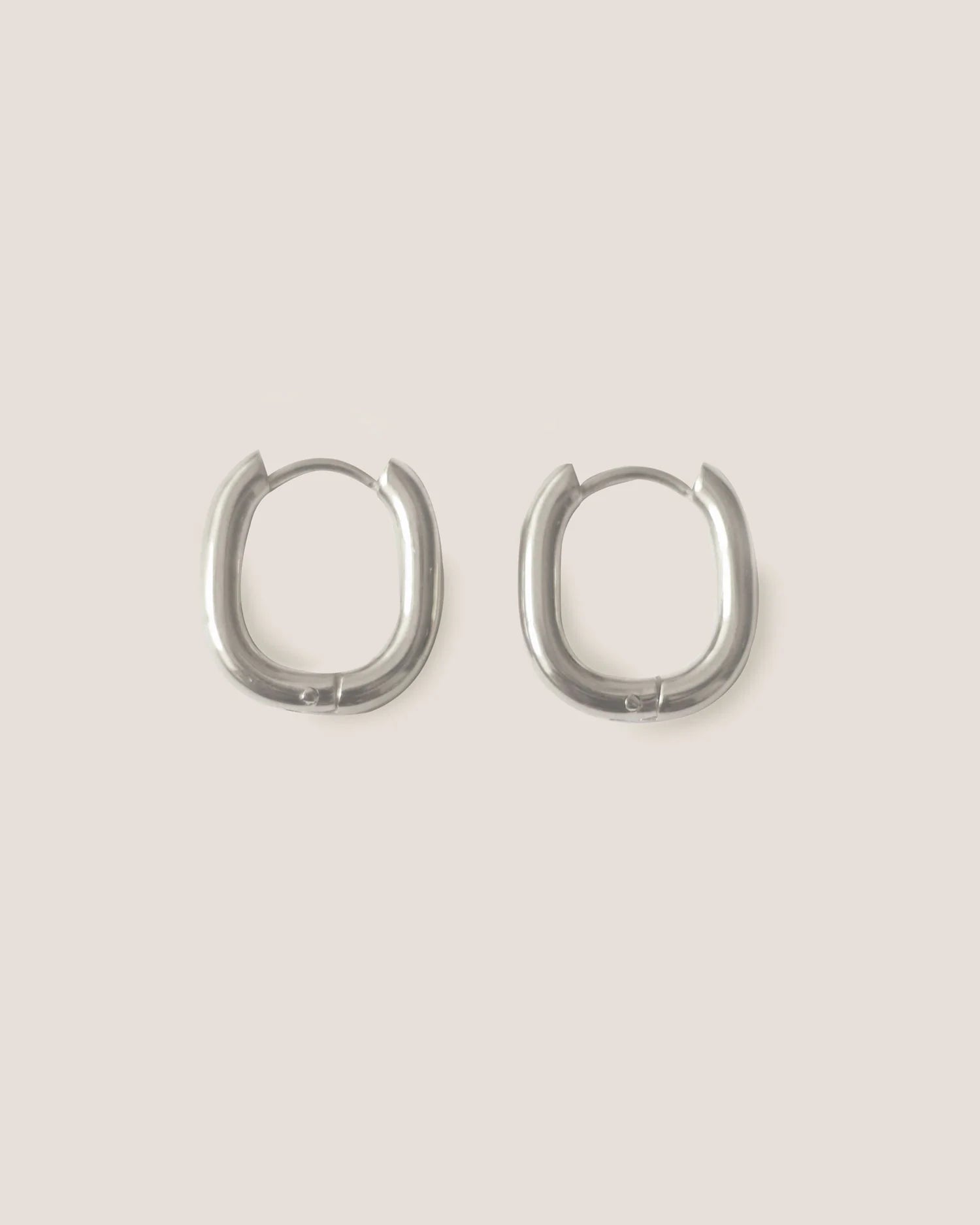 GUNG JEWELLERY Earrings : Oval Silver Hoop