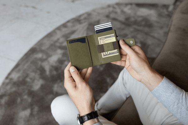 GARZINI: Dompet Logam Garzini