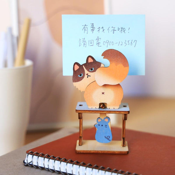 Monkey Design: Swinging Memo Clip