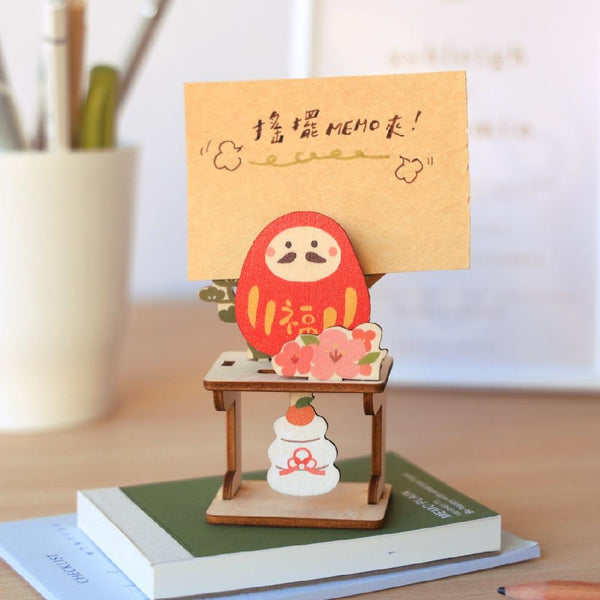 Monkey Design: Swinging Memo Clip