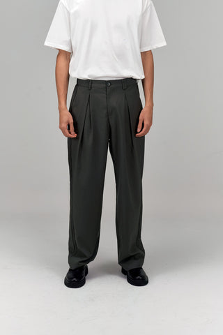 THE WES STUDIO Classic Gender Neutral Box Pleated Trousers: Earl Grey