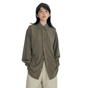 THE WES STUDIO Classic Gender Neutral Half Hidden Button Blouse (Olive Grey)